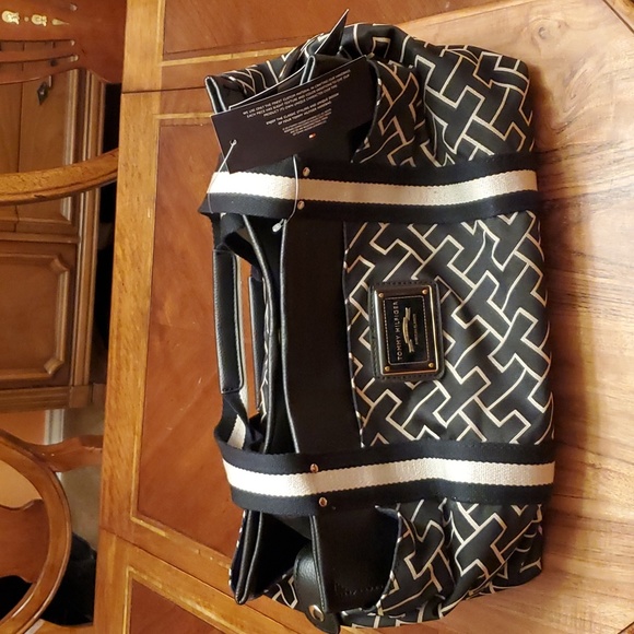 Tommy Hilfiger purse, @ 12"  x 8" , like new - Picture 3 of 5